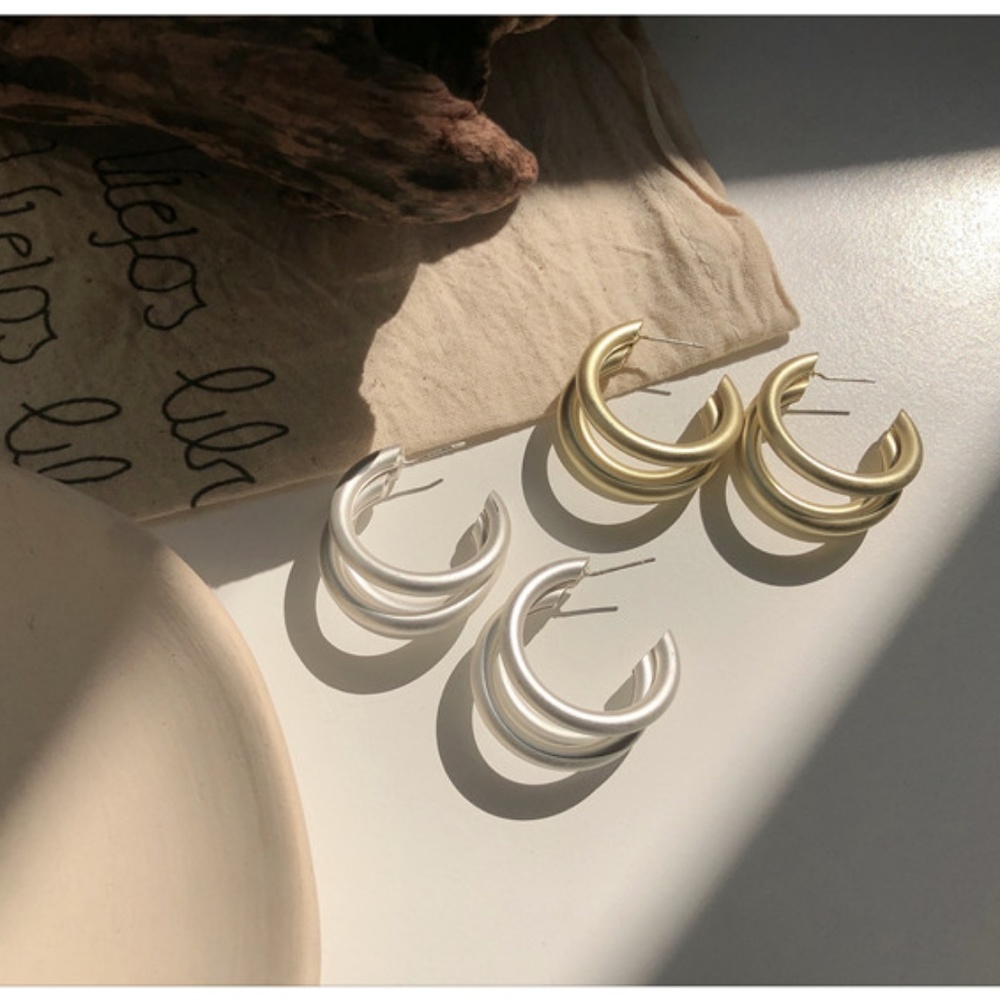 💕Last one Matte Finish Hoop Earrings - Picture 3 of 9